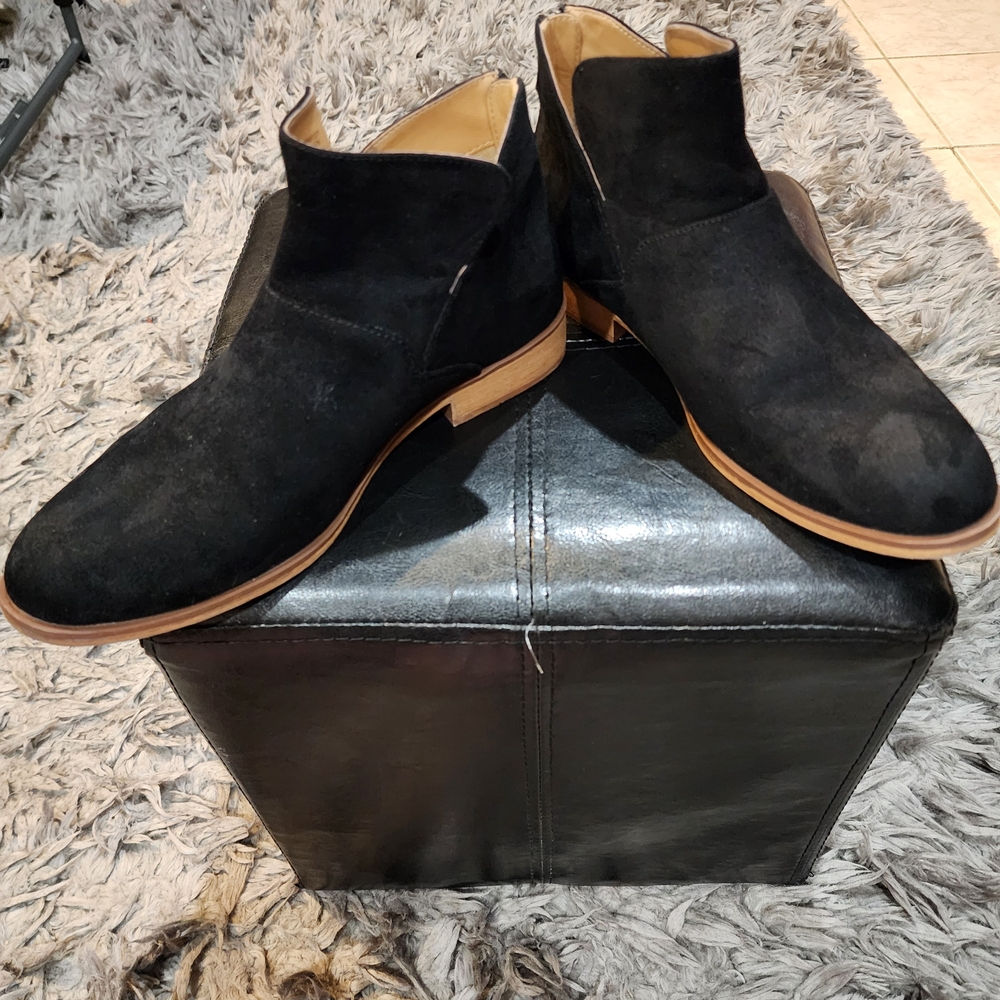 Sonoma Black Suede Chukka Boots